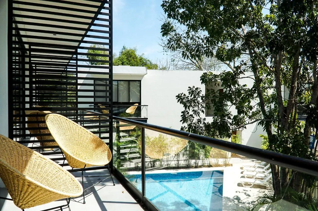 Deluxe Apartments Azure バカラル アパートホテル